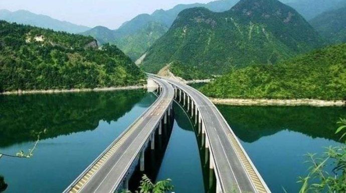 Korridori Adriatiko-Jonian: Muriqan-Lezhe 40.3 km, dy variante ne diskutim